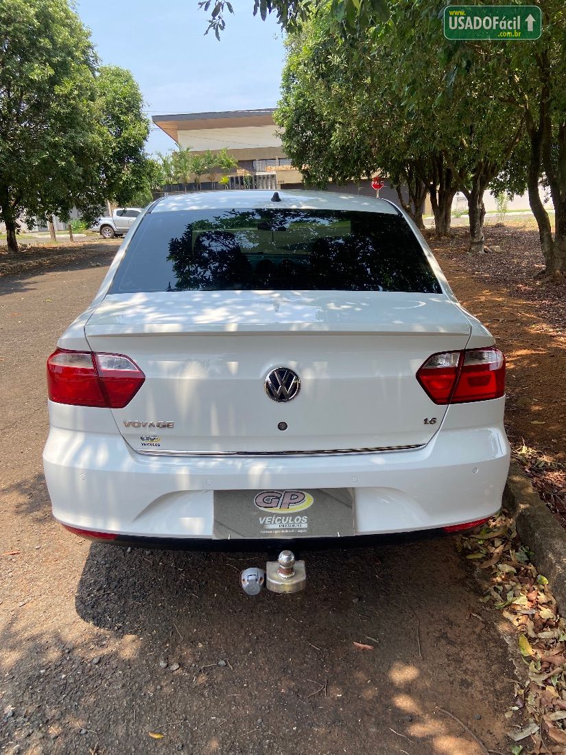 Volkswagen Voyage Highline 1.6 Mi Total Flex 2013/2014 — foto 5 de 14