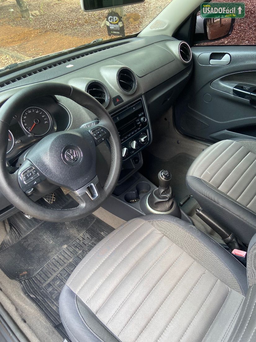 Volkswagen Voyage Highline 1.6 Mi Total Flex 2013/2014 — foto 7 de 14