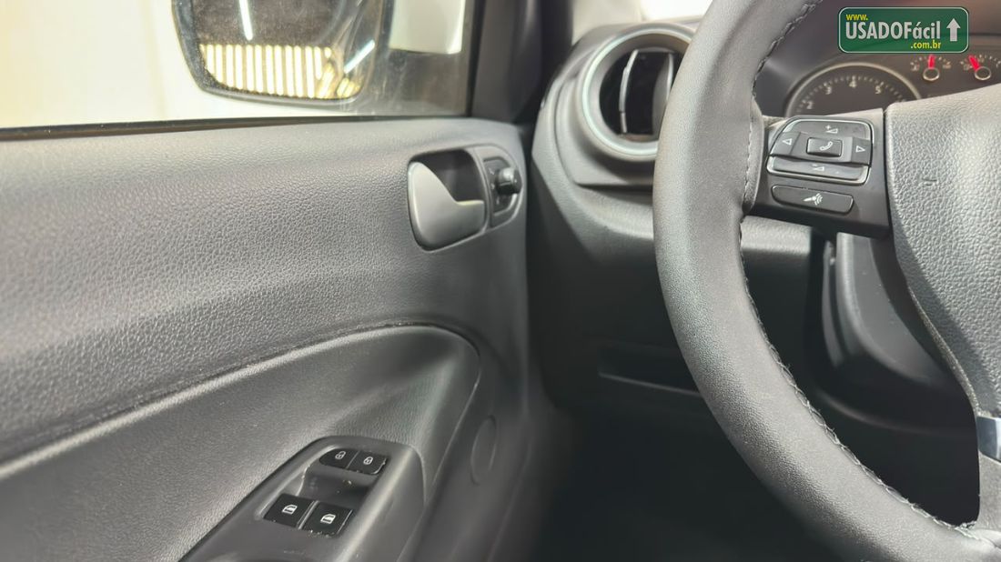Volkswagen Voyage City 1.0 Mi Total Flex 2014/2014 — foto 17 de 25