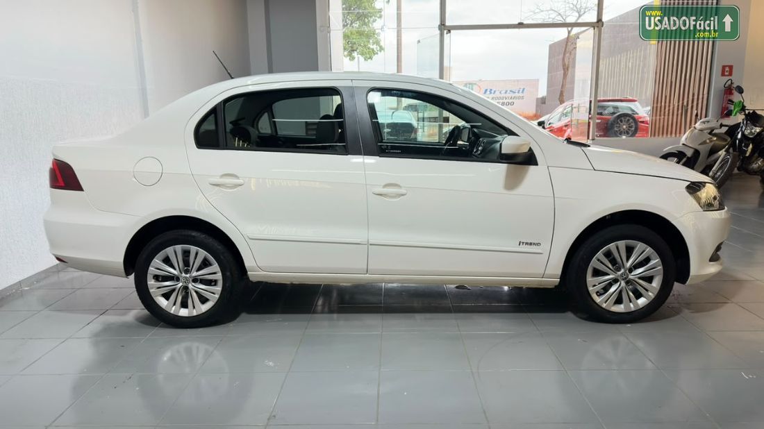 Volkswagen Voyage City 1.0 Mi Total Flex 2014/2014 — foto 4 de 25