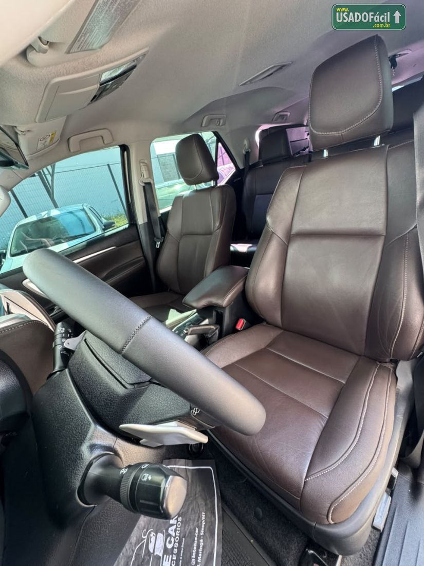 Toyota Hilux SW4 SRX 2.8 4x4 TDI Automático Diesel 2018/2019 — foto 10 de 12