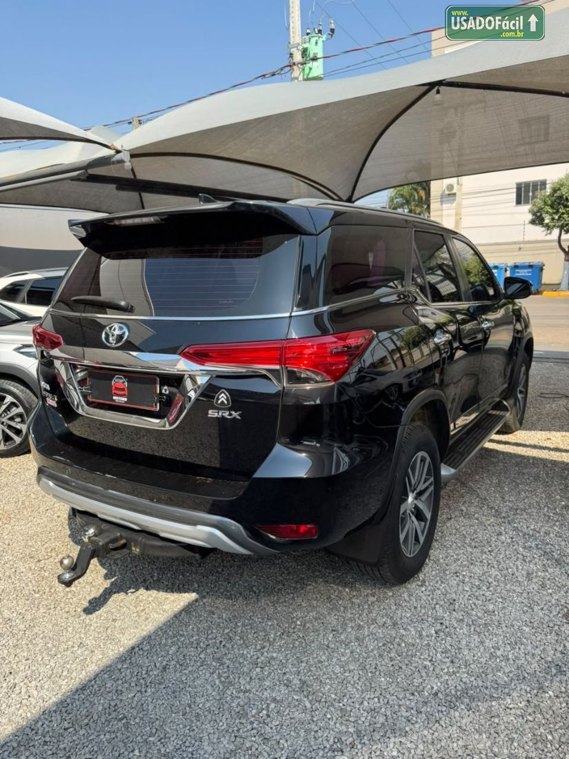 Toyota Hilux SW4 SRX 2.8 4x4 TDI Automático Diesel 2018/2019 — foto 4 de 12