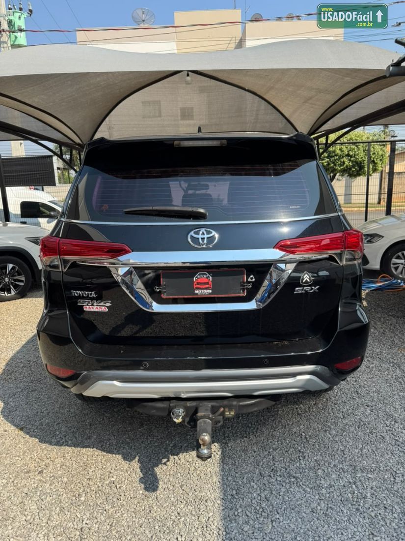 Toyota Hilux SW4 SRX 2.8 4x4 TDI Automático Diesel 2018/2019 — foto 5 de 12