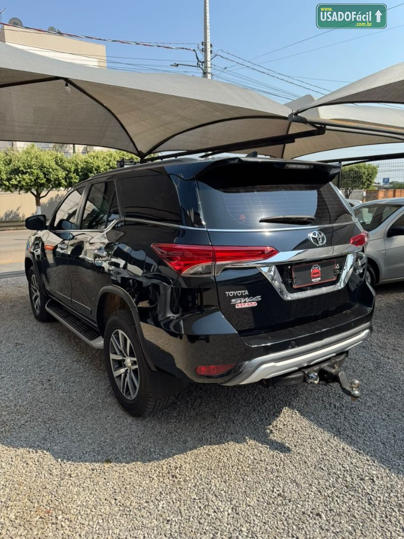 Toyota Hilux SW4 SRX 2.8 4x4 TDI Automático Diesel 2018/2019 — foto 6 de 12