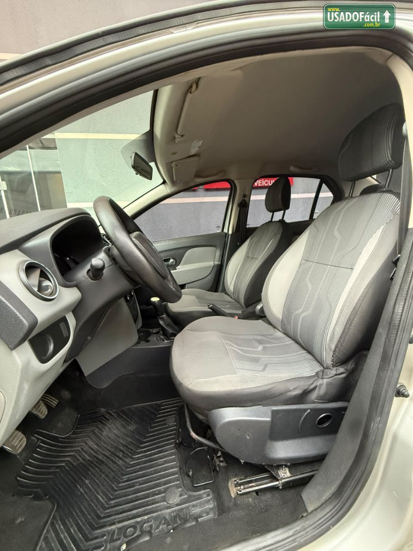 Renault Logan Expression 1.0 Hi-Flex 2014/2015 — foto 12 de 13