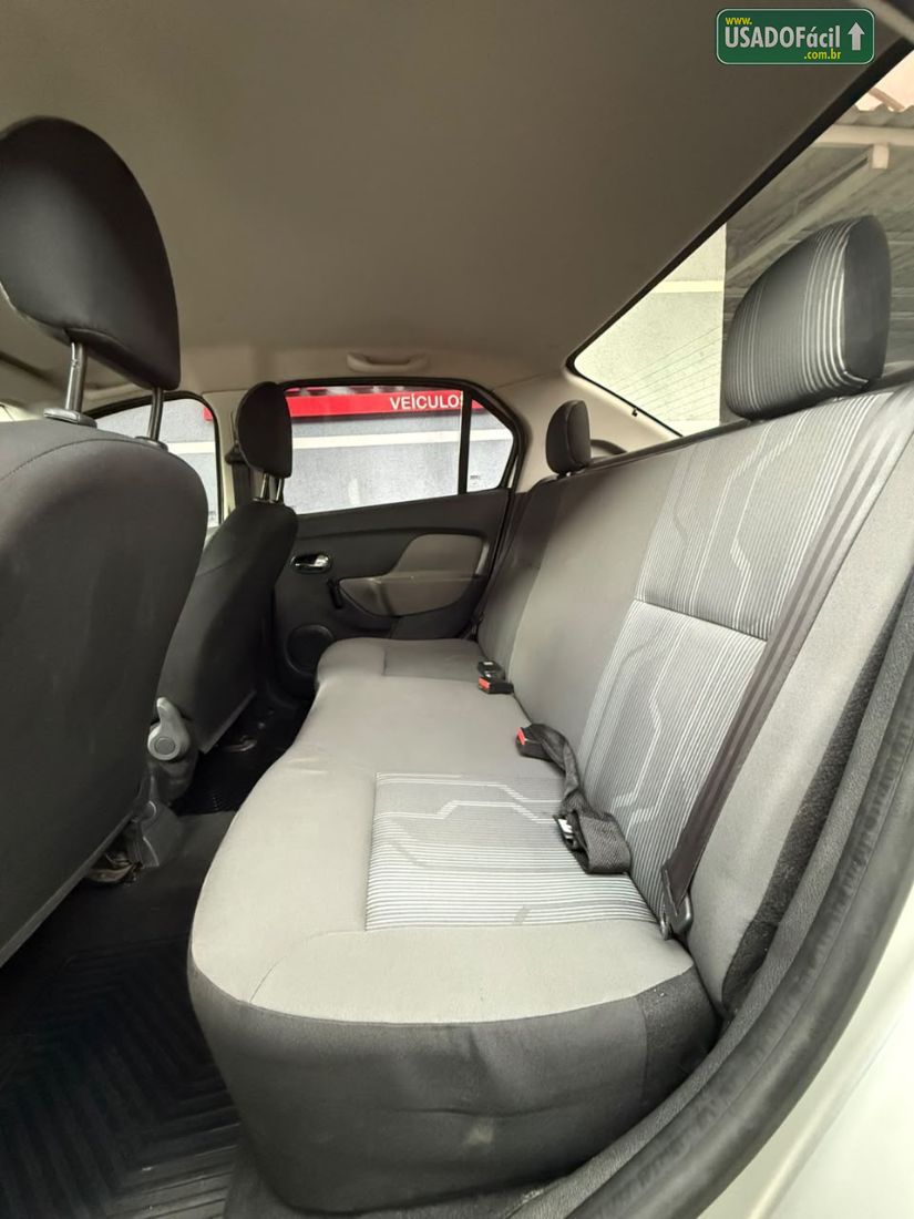 Renault Logan Expression 1.0 Hi-Flex 2014/2015 — foto 13 de 13