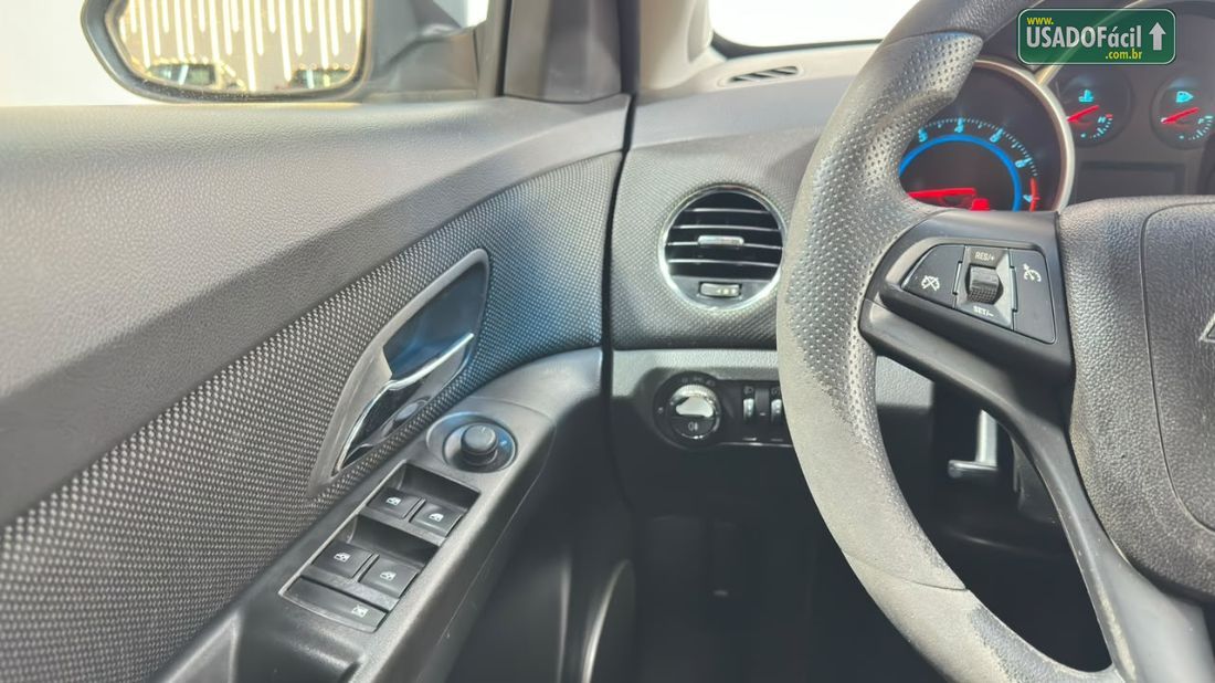 CHEVROLET/GM Cruze Hatch Back Sport LT 1.8 Mecânico Flex 2013/2013 — foto 17 de 25