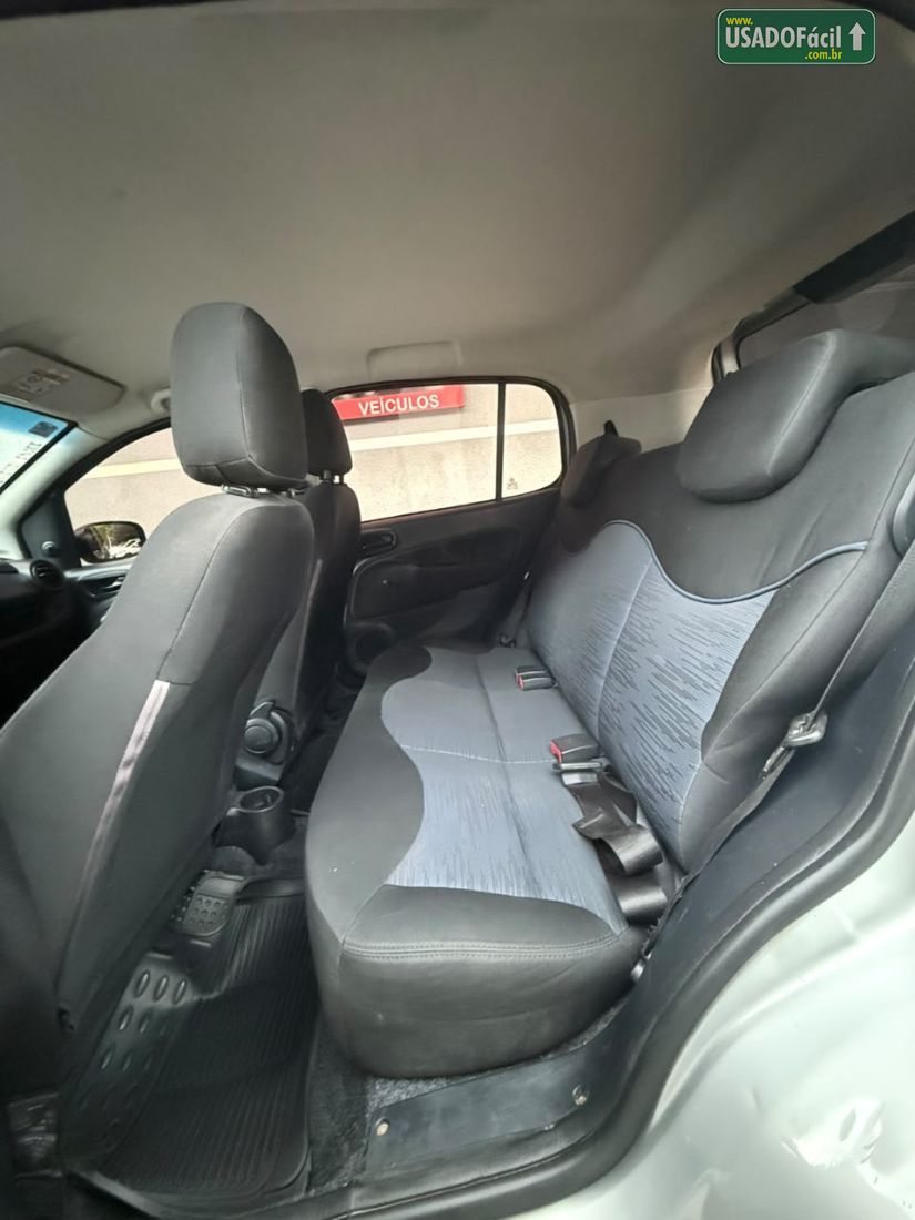 Fiat Uno Attractive 1.0 Fire Flex 5P 2016/2016 — foto 11 de 11