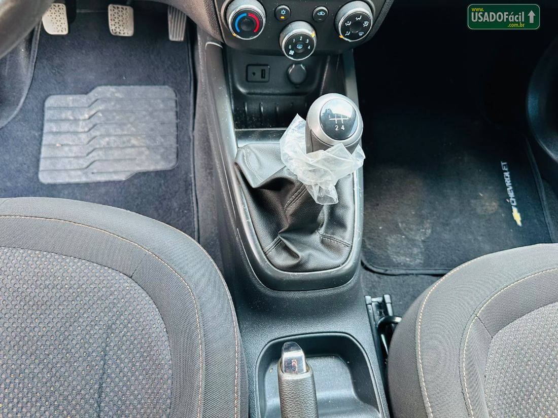 CHEVROLET/GM Onix Hatch LTZ 1.4 Mecânico Flex 2013/2014 — foto 10 de 16