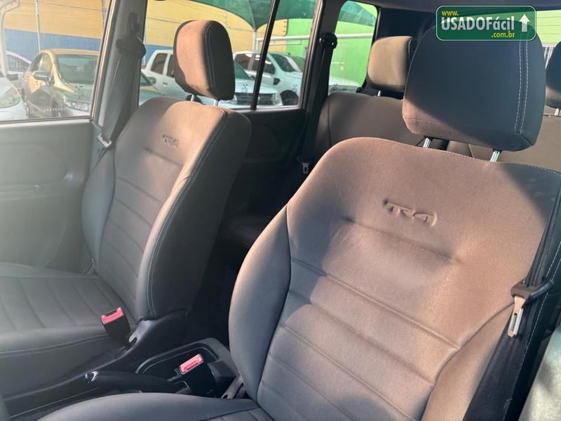 Mitsubishi Pajero TR4 2.0 4x2 Automático Flex 2014/2015 — foto 14 de 19