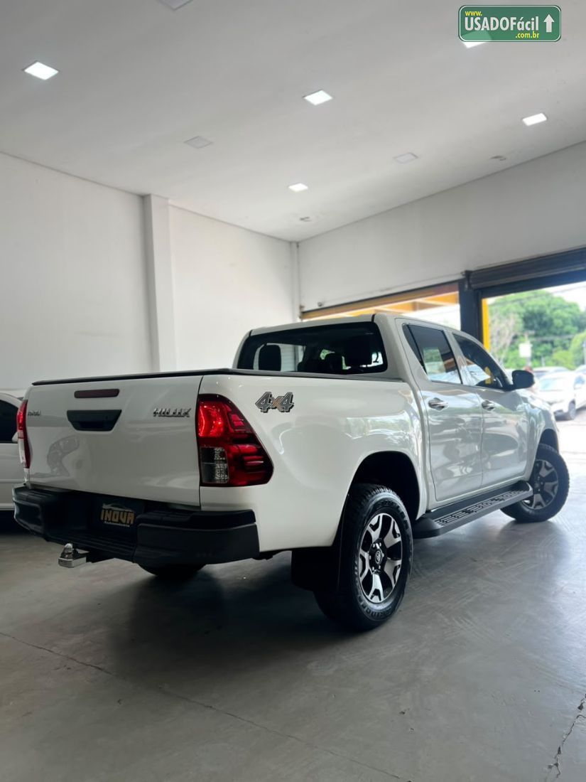Toyota Hilux CD 2.8 4x4 Mecânico Diesel 2023/2023 — foto 5 de 9