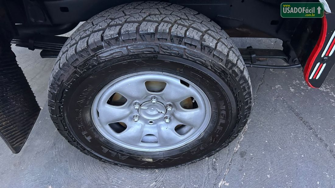 Toyota Hilux CS D4-D 3.0 4x4 TDI Mecânico Diesel 2013/2014 — foto 12 de 13