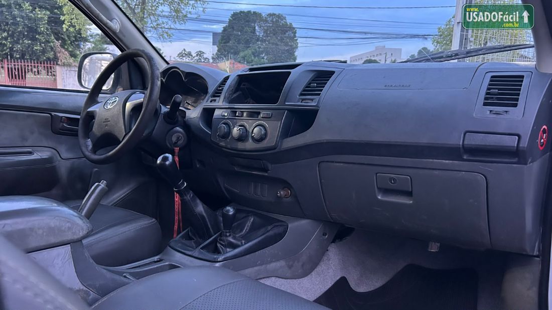 Toyota Hilux CS D4-D 3.0 4x4 TDI Mecânico Diesel 2013/2014 — foto 6 de 13