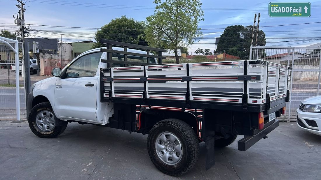 Toyota Hilux CS D4-D 3.0 4x4 TDI Mecânico Diesel 2013/2014 — foto 3 de 13