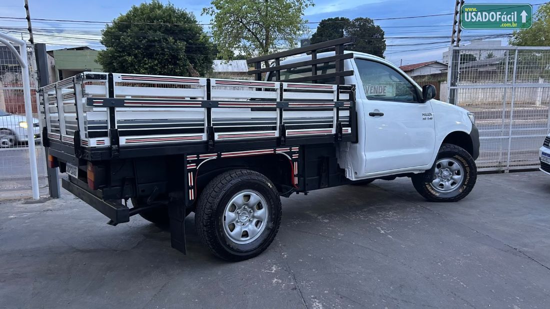 Toyota Hilux CS D4-D 3.0 4x4 TDI Mecânico Diesel 2013/2014 — foto 4 de 13