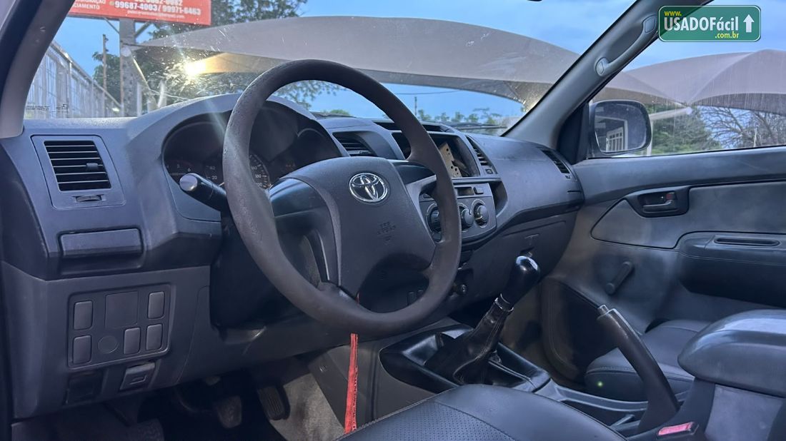 Toyota Hilux CS D4-D 3.0 4x4 TDI Mecânico Diesel 2013/2014 — foto 5 de 13