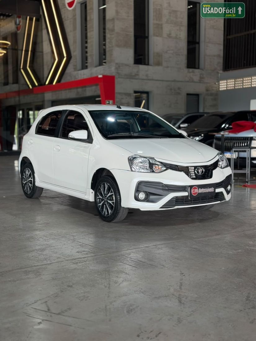 Toyota Etios Hatch Platinum 1.5 Automático Flex 2017/2018 — foto 18 de 18
