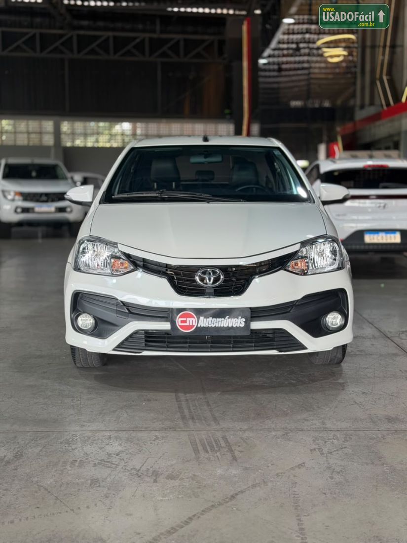 Toyota Etios Hatch Platinum 1.5 Automático Flex 2017/2018 — foto 2 de 18