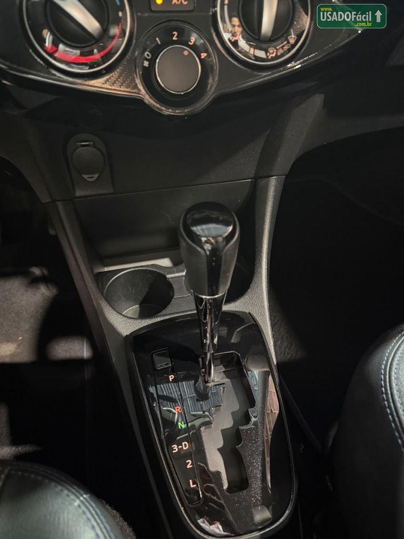Toyota Etios Hatch Platinum 1.5 Automático Flex 2017/2018 — foto 8 de 18