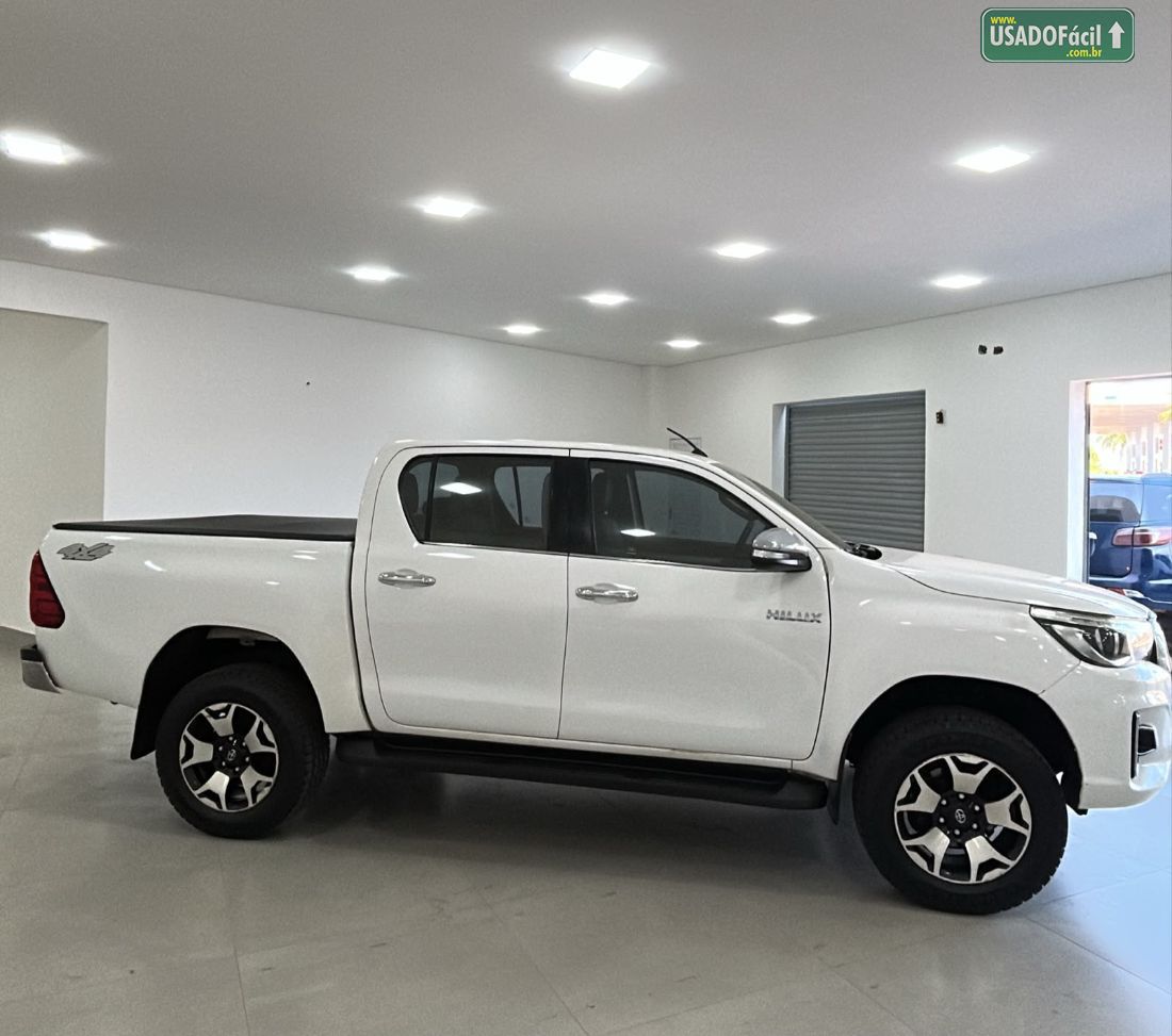 Toyota Hilux SRX CD 2.8 4x4 TDI Automático Diesel 2016/2016 — foto 3 de 10
