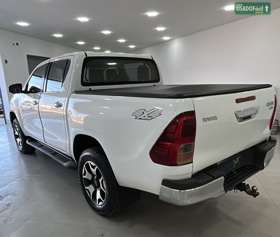Toyota Hilux SRX CD 2.8 4x4 TDI Automático Diesel 2016/2016 — foto 6 de 10