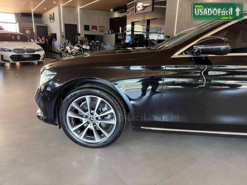 MERCEDES-BENZ E-250 Exclusive 2.0 TB 211cv Automático 2018/2019 — foto 4 de 12