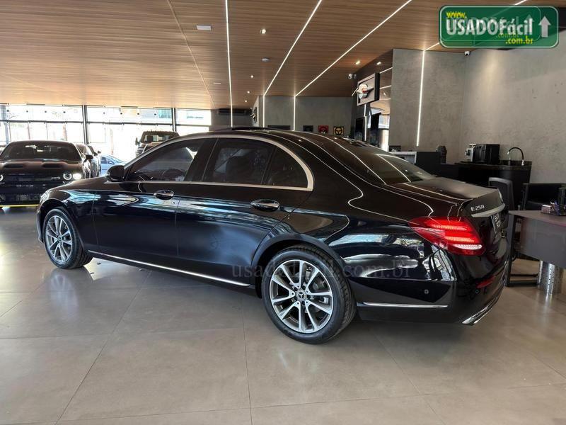 MERCEDES-BENZ E-250 Exclusive 2.0 TB 211cv Automático 2018/2019 — foto 5 de 12