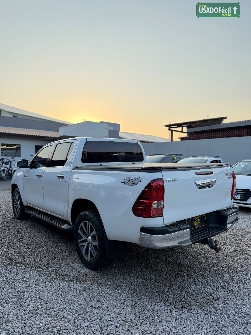 Toyota Hilux SRX CD 2.8 4x4 TDI Automático Diesel 2017/2017 — foto 6 de 12