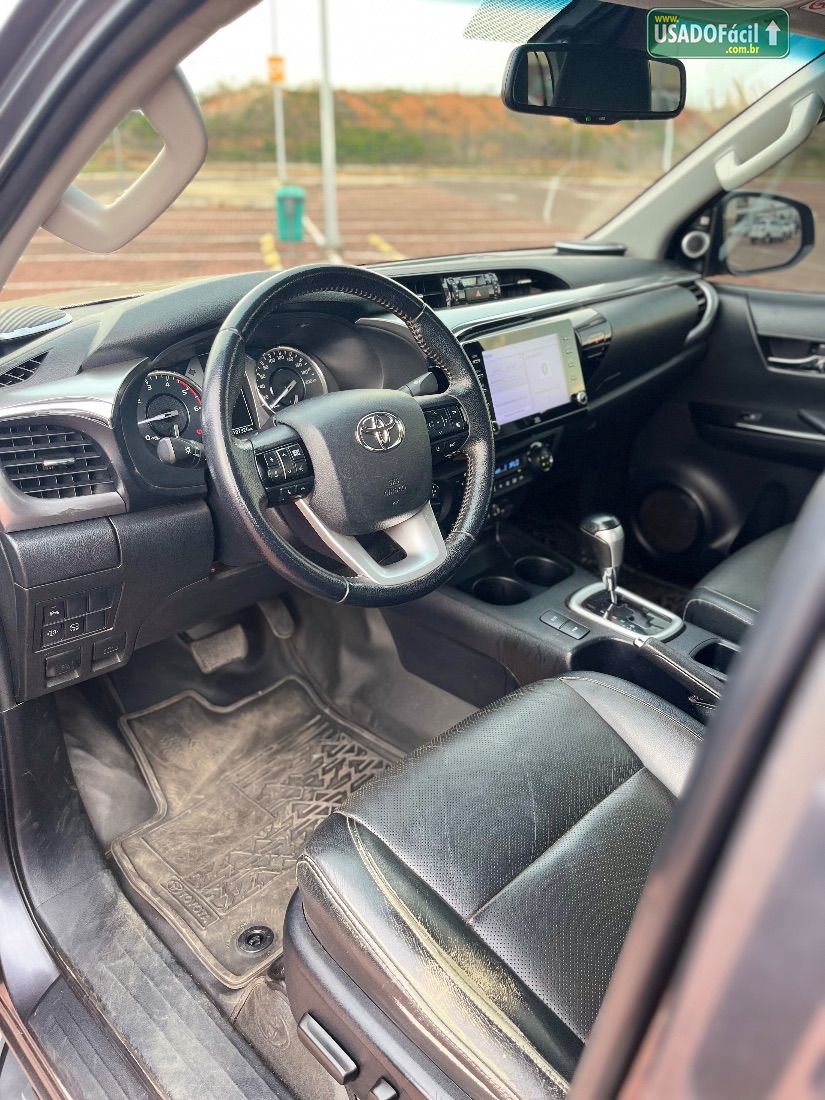 Toyota Hilux SRX CD 2.8 4x4 TDI Automático Diesel 2023/2023 — foto 14 de 15