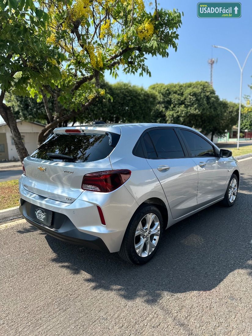 CHEVROLET/GM Onix Hatch LTZ 1.0 Turbo Automático Flex 2022/2023 — foto 4 de 10