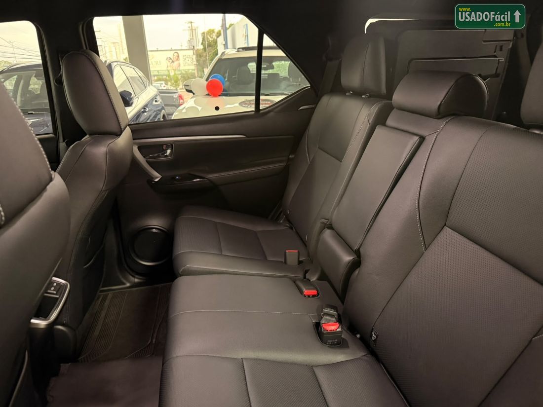 Toyota Hilux SW4 Diamond 2.8 4x4 Turbo Automático Diesel 2026/2026 — foto 11 de 12