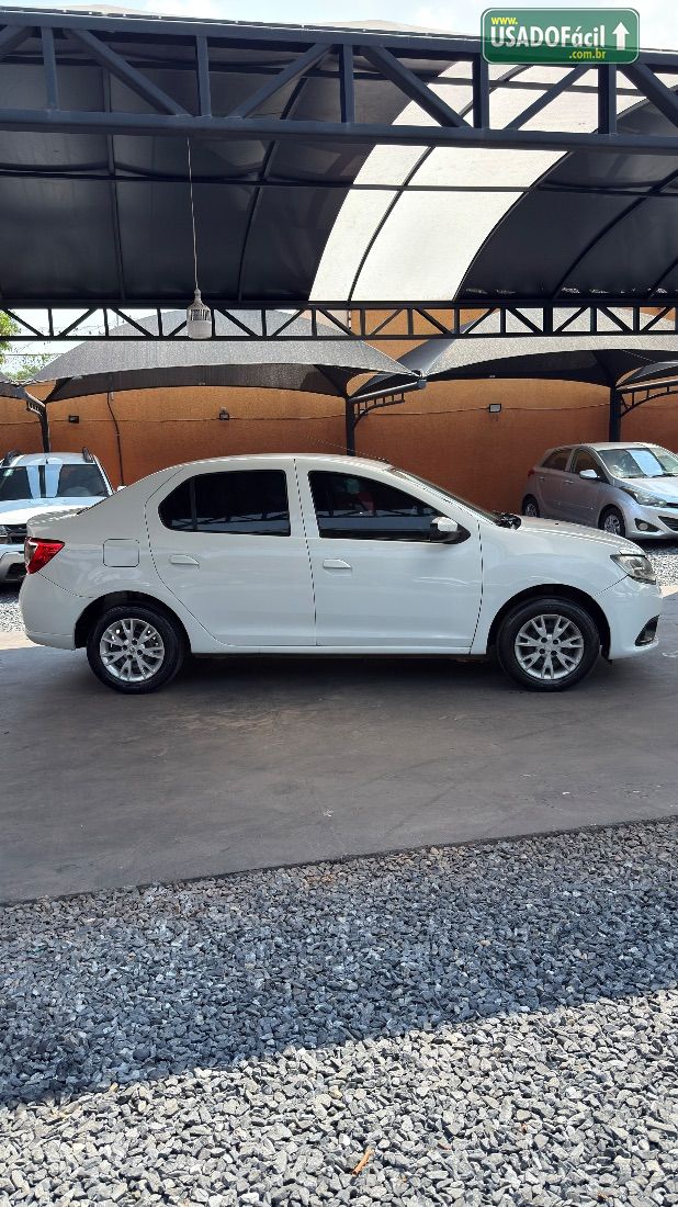 Renault Logan Expression 1.6 Hi-Flex 2016/2017 — foto 4 de 16