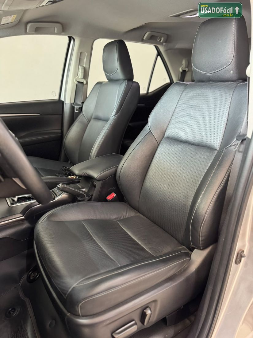 Toyota Hilux SW4 SRX 2.8 4x4 TDI Automático Diesel 2022/2022 — foto 7 de 14