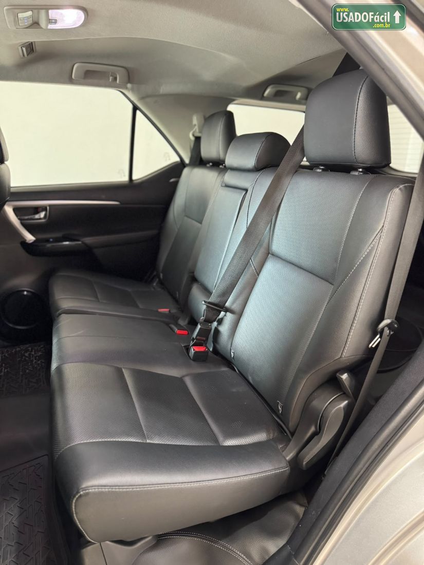 Toyota Hilux SW4 SRX 2.8 4x4 TDI Automático Diesel 2022/2022 — foto 8 de 14