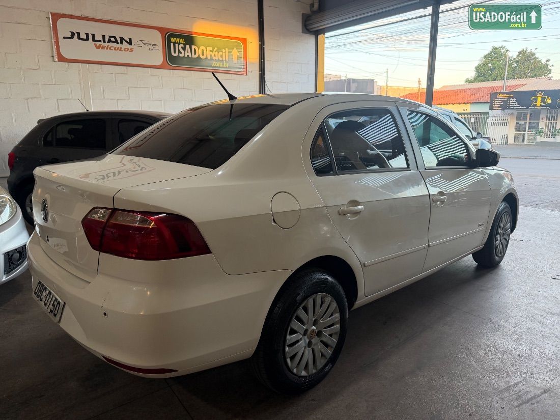 Volkswagen Voyage City 1.0 Mi Total Flex 2013/2014 — foto 5 de 10
