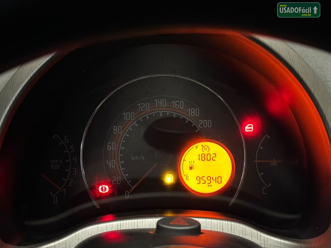 Fiat Uno Way Celebration 1.0 EVO Fire Flex 5P 2013/2014 — foto 9 de 12