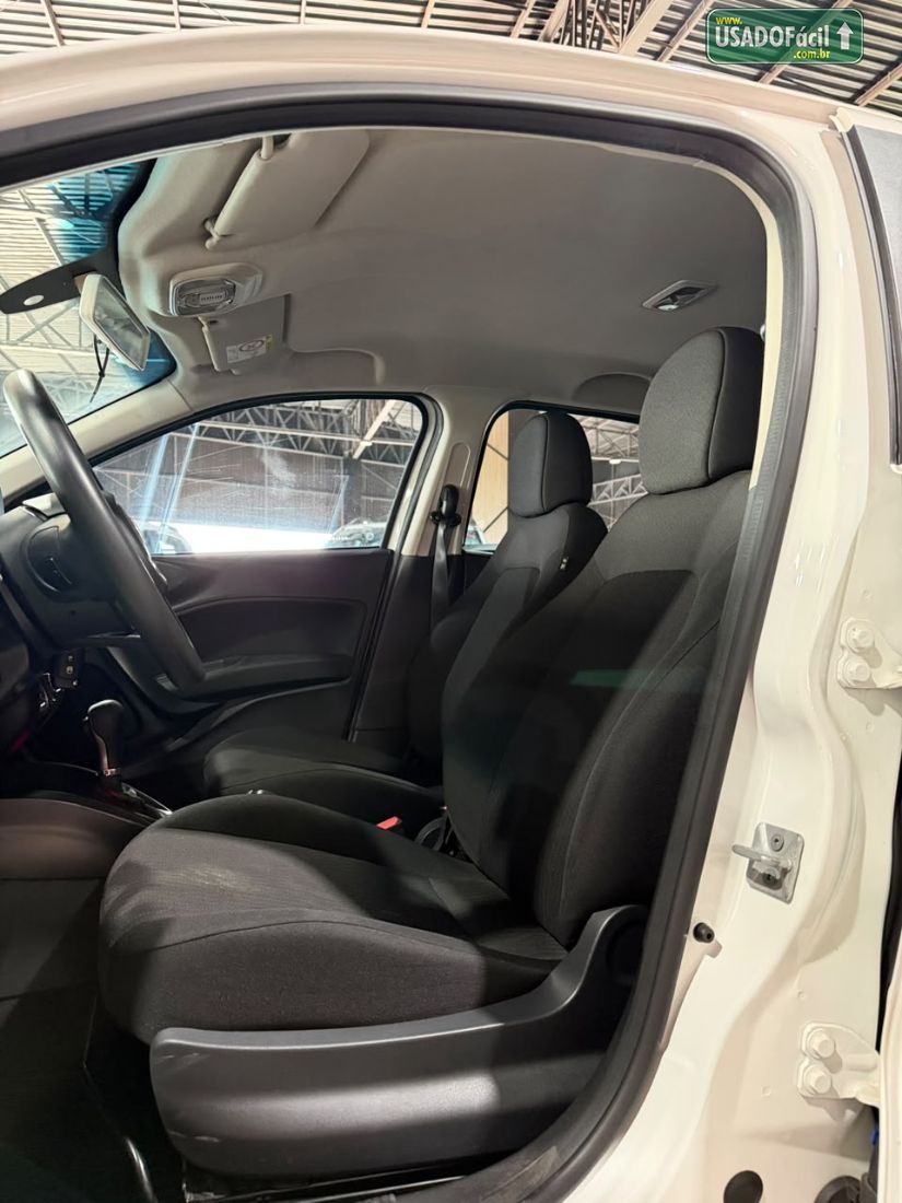 Fiat Cronos Drive 1.3 Automático Flex 2023/2024 — foto 7 de 14