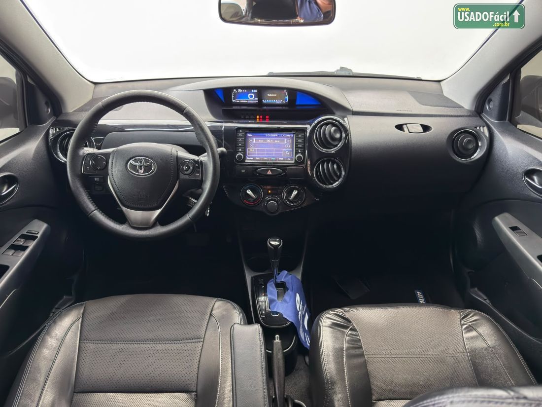 Toyota Etios Sedan Platinum 1.5 Automático Flex 2017/2018 — foto 16 de 21
