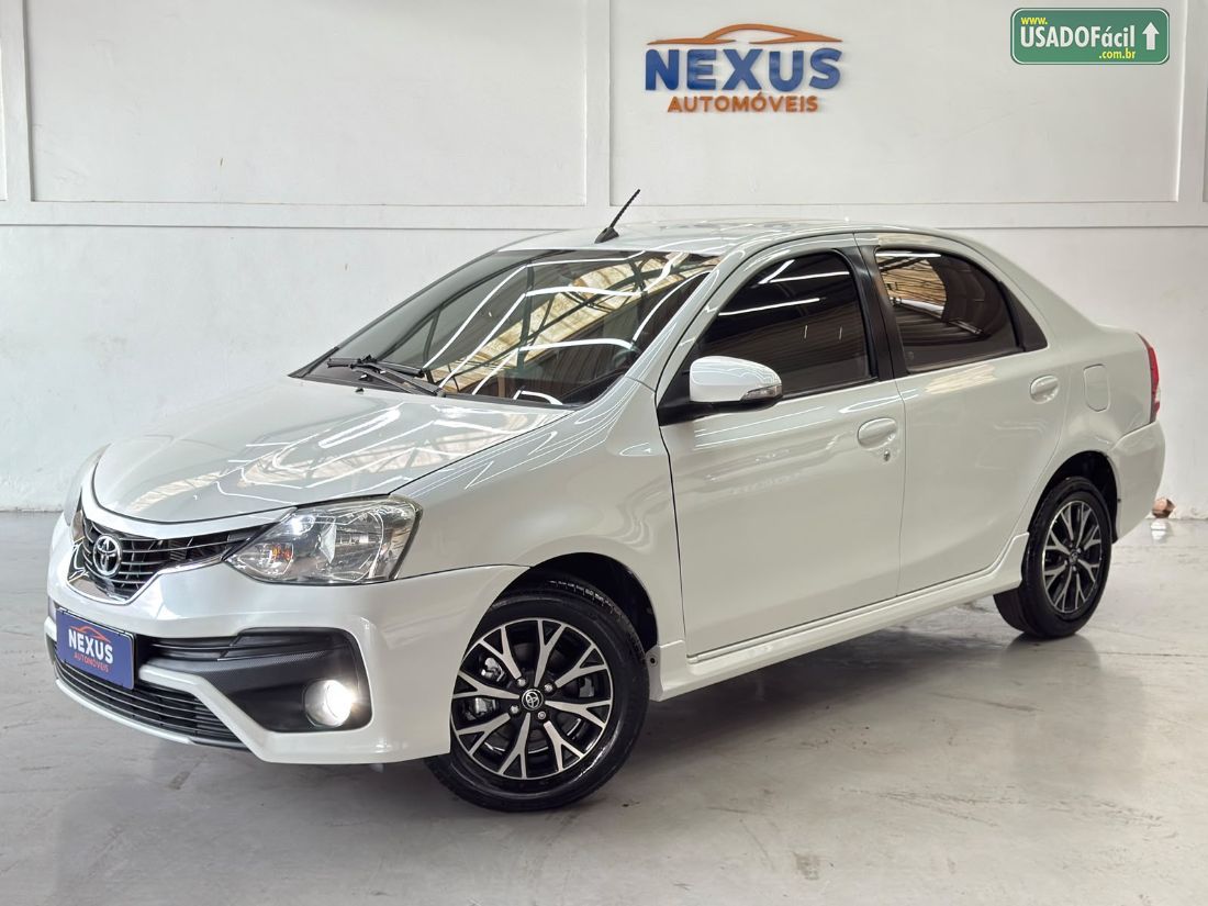 Toyota Etios Sedan Platinum 1.5 Automático Flex 2017/2018 — foto 2 de 21
