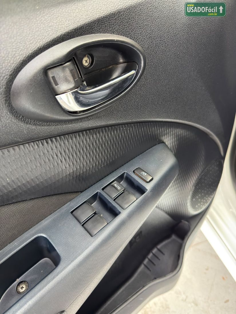 Toyota Etios Sedan Platinum 1.5 Automático Flex 2017/2018 — foto 7 de 21