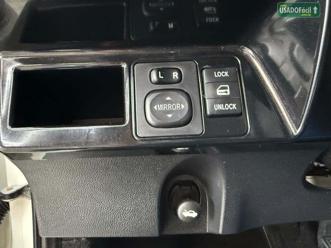 Toyota Etios Sedan Platinum 1.5 Automático Flex 2017/2018 — foto 8 de 21