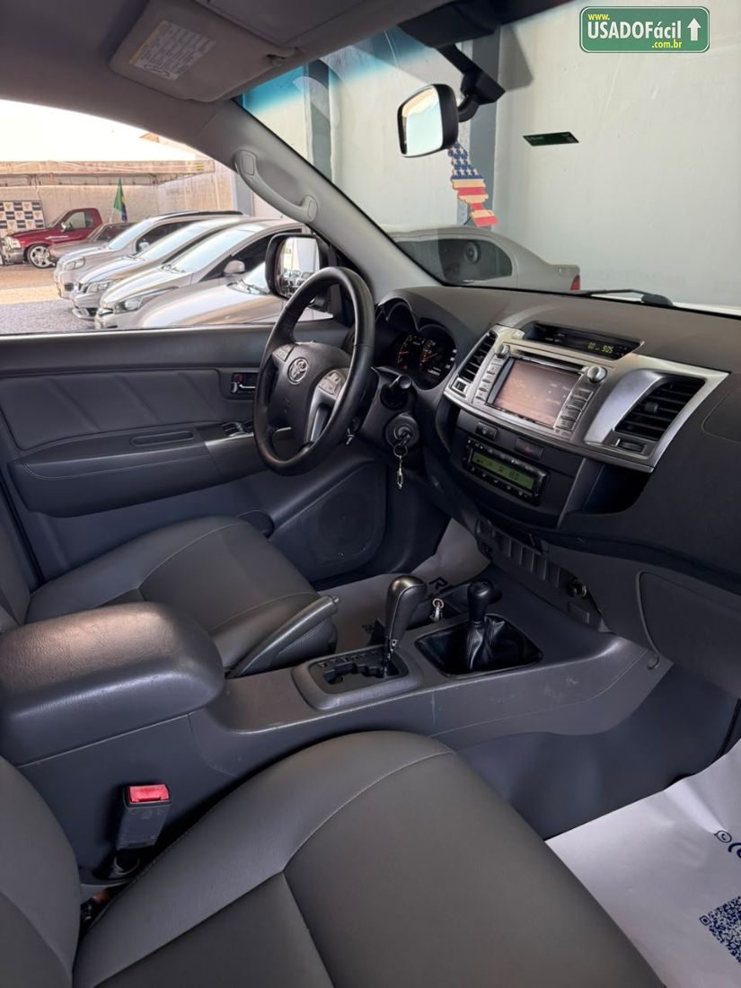 Toyota Hilux SRV CD D4-D 3.0 4x4 TDI Automático Diesel 2014/2015 — foto 10 de 12