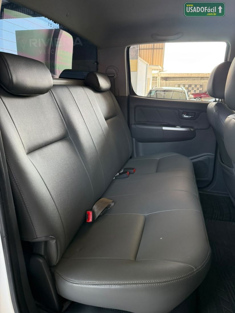 Toyota Hilux SRV CD D4-D 3.0 4x4 TDI Automático Diesel 2014/2015 — foto 12 de 12