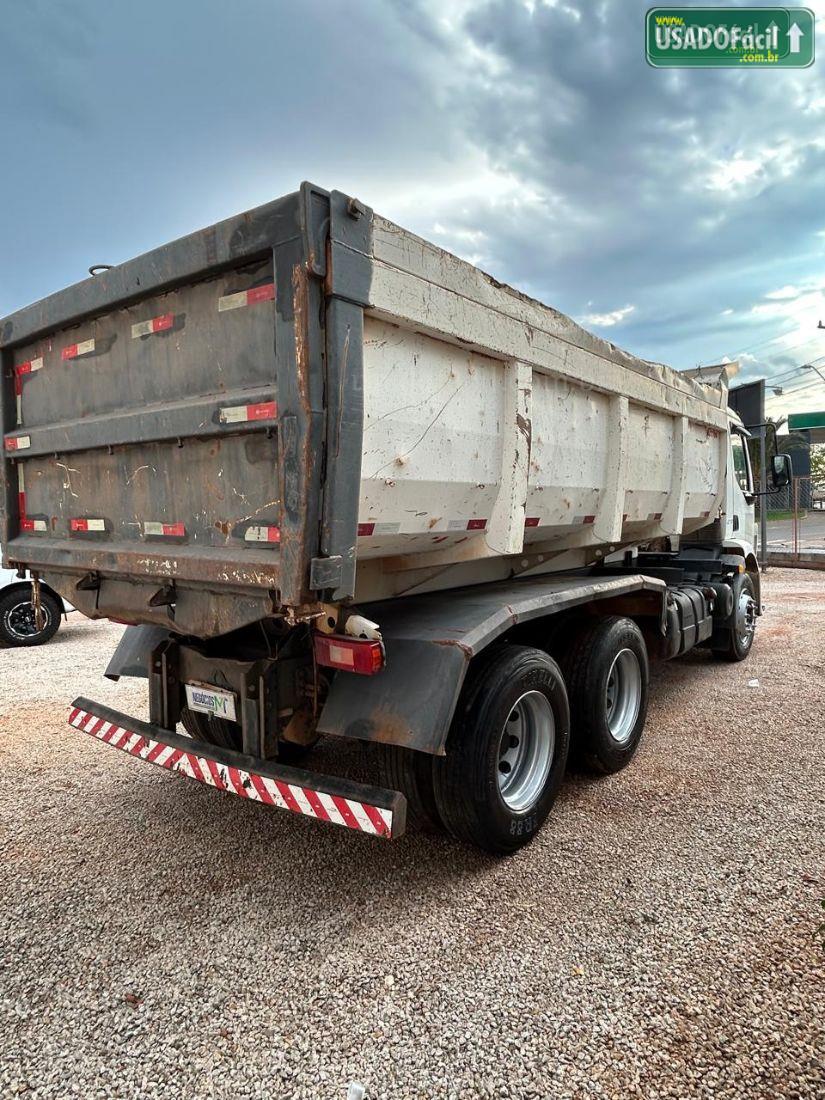 VOLVO volvo VM 260 6x4 2p diesel 2011/2011 — foto 9 de 10