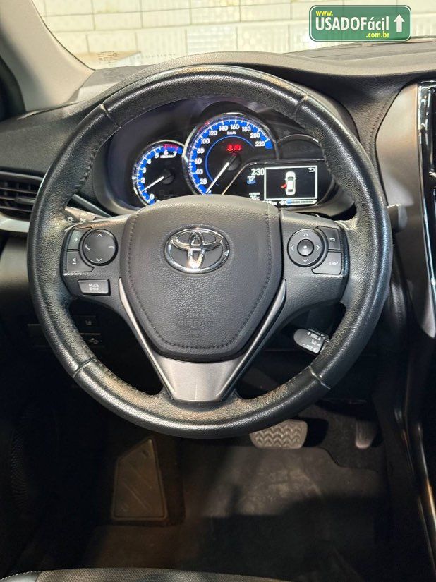 Toyota Yaris Sedan XS 1.5 Automático Flex 2022/2023 — foto 9 de 15