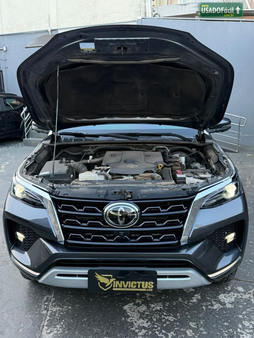 Toyota Hilux SW4 SRX 2.8 4x4 TDI Automático Diesel 2023/2024 — foto 17 de 30