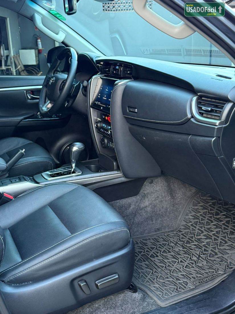 Toyota Hilux SW4 SRX 2.8 4x4 TDI Automático Diesel 2023/2024 — foto 26 de 30