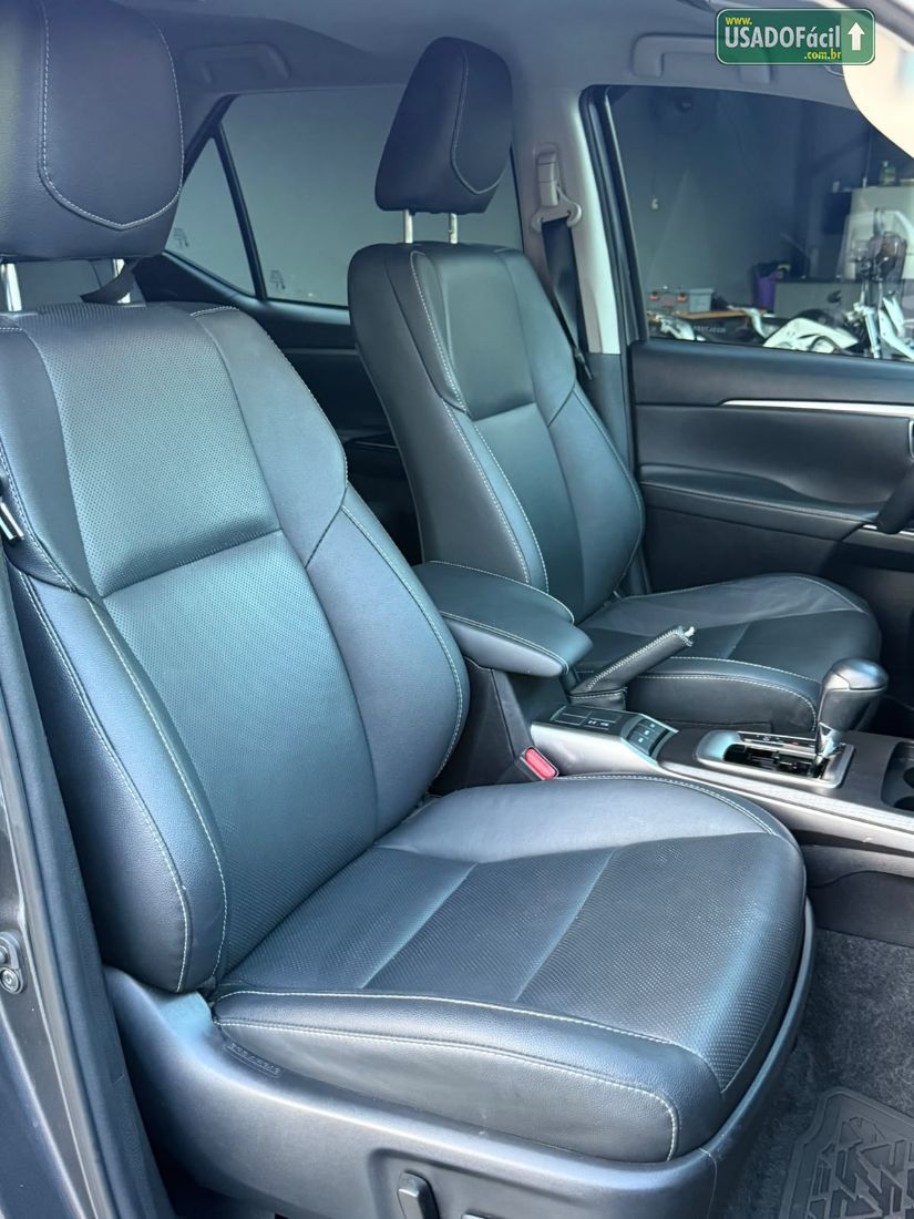 Toyota Hilux SW4 SRX 2.8 4x4 TDI Automático Diesel 2023/2024 — foto 27 de 30