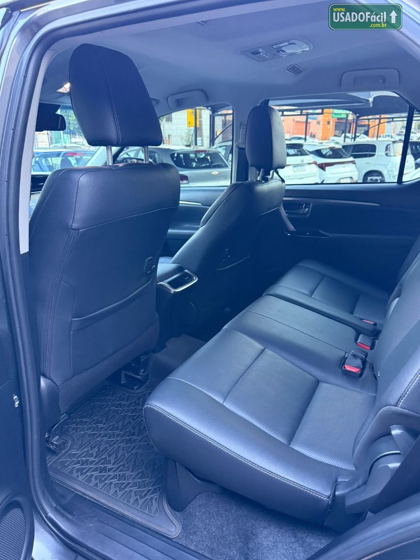 Toyota Hilux SW4 SRX 2.8 4x4 TDI Automático Diesel 2023/2024 — foto 29 de 30
