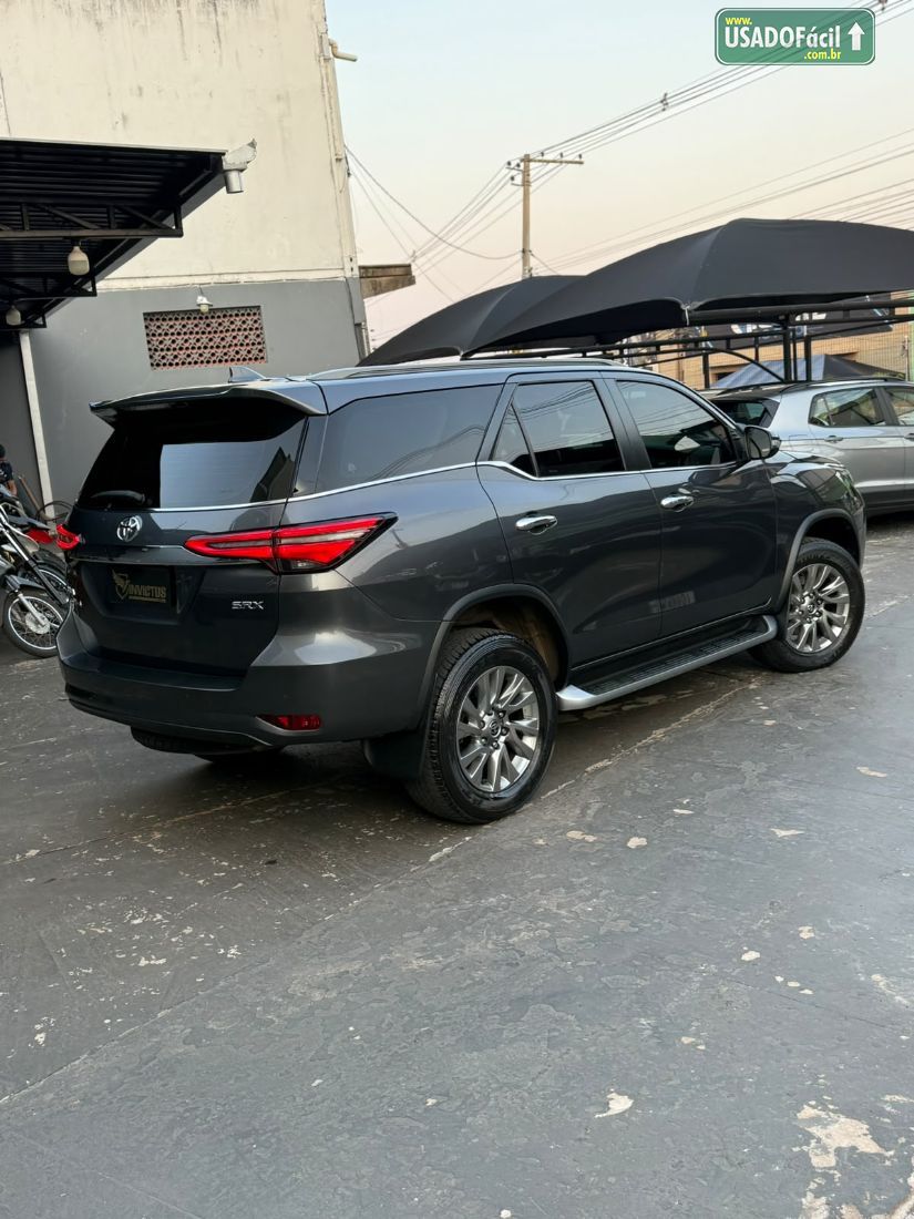 Toyota Hilux SW4 SRX 2.8 4x4 TDI Automático Diesel 2023/2024 — foto 4 de 30